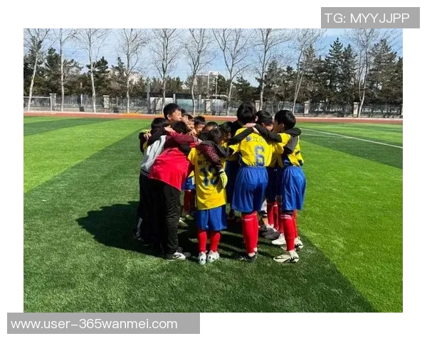 激情四溢的奥体赛场辽宁足球队奋勇争先展现风采 激情四溢的奥体赛场辽宁足球队奋勇争先展现风采